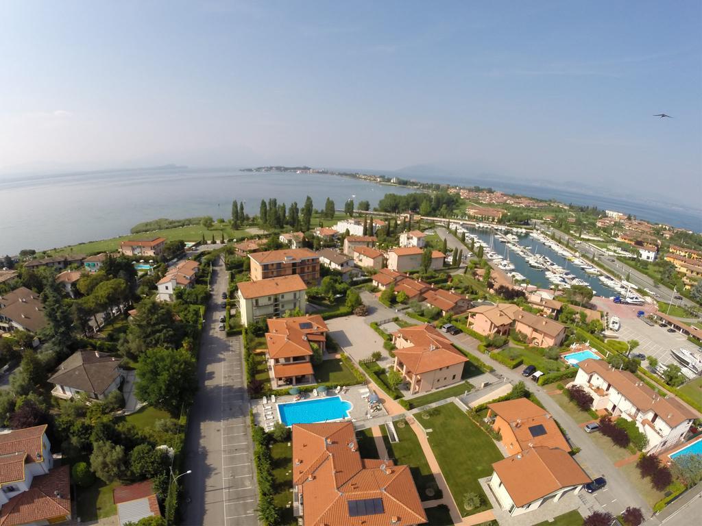 Bellasirmione Holiday Apartments ภายนอก รูปภาพ