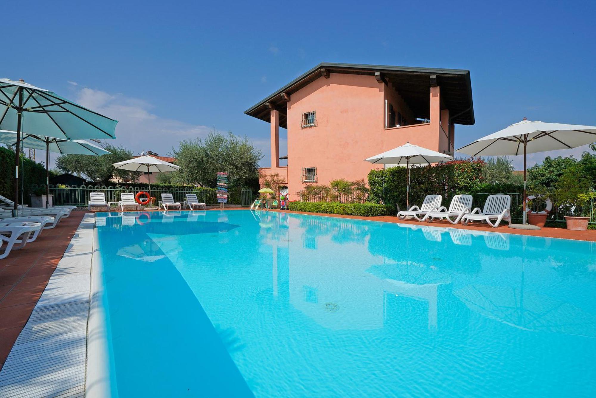 Bellasirmione Holiday Apartments ภายนอก รูปภาพ
