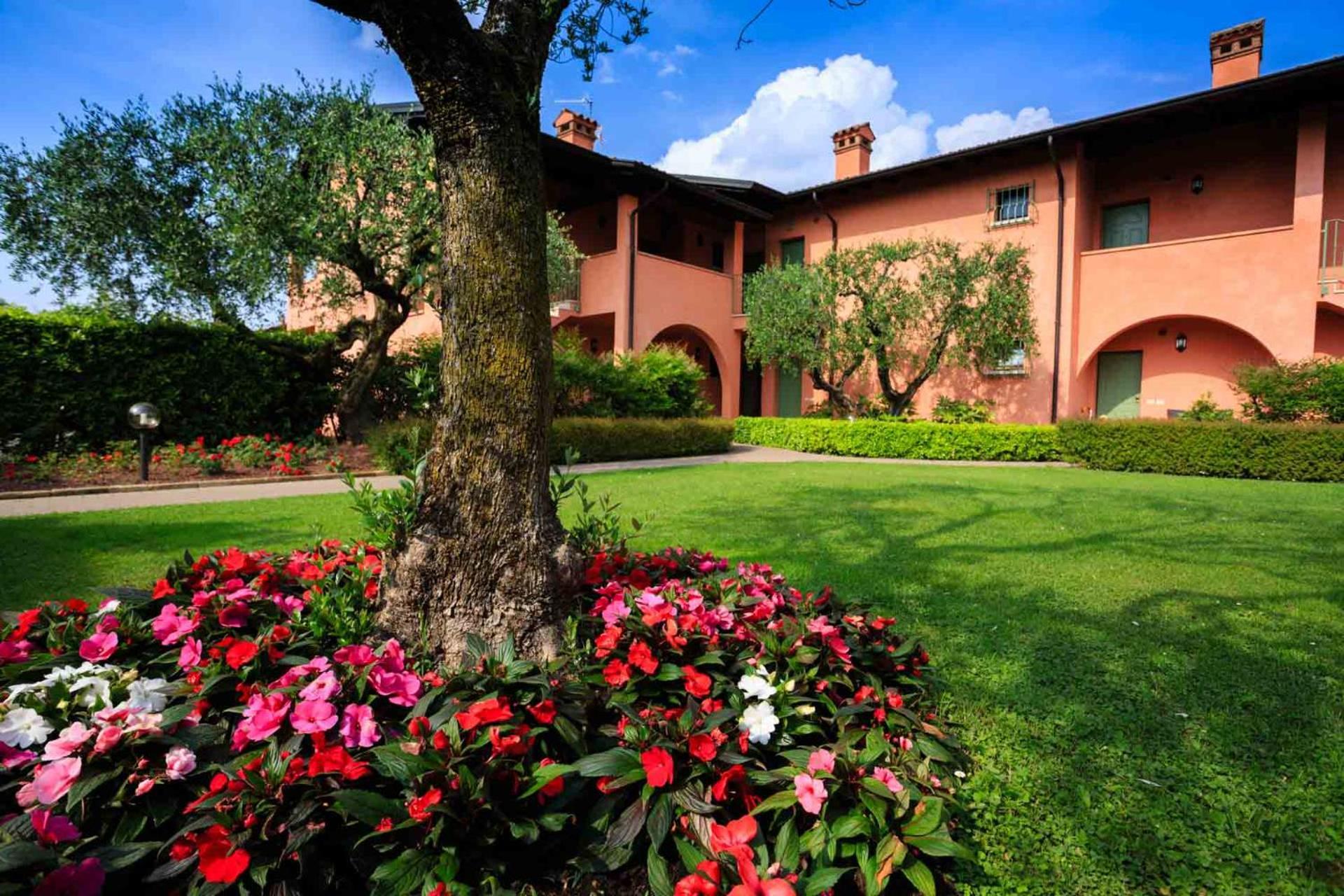 Bellasirmione Holiday Apartments ภายนอก รูปภาพ
